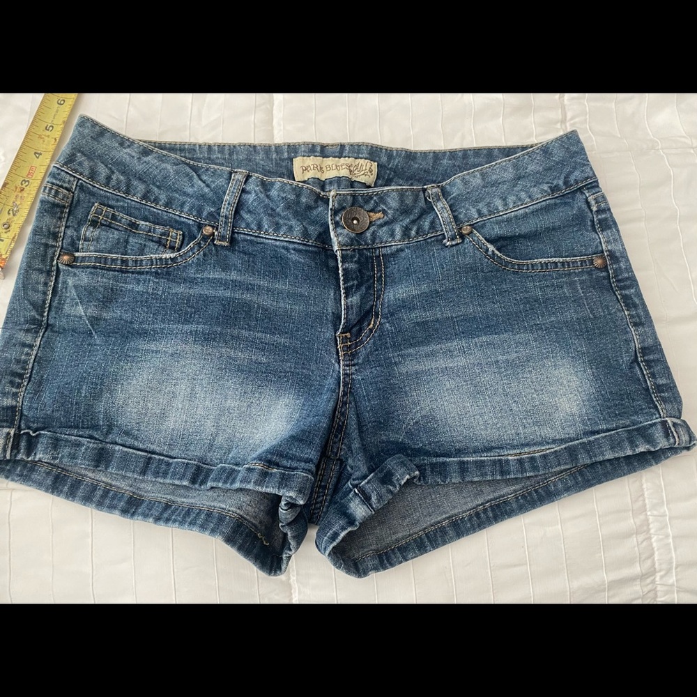 Woman’s denim shorts size 9